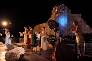  L'Eneide nella Villa del Casale. A destra Andrea Balsamo, autore delle musiche